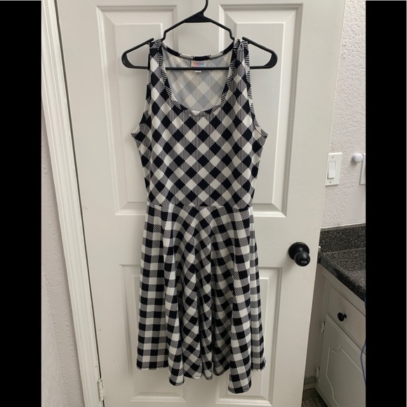 LuLaRoe Dresses & Skirts - NWOT LuLaRoe Nikki Dress with Pockets Size Large